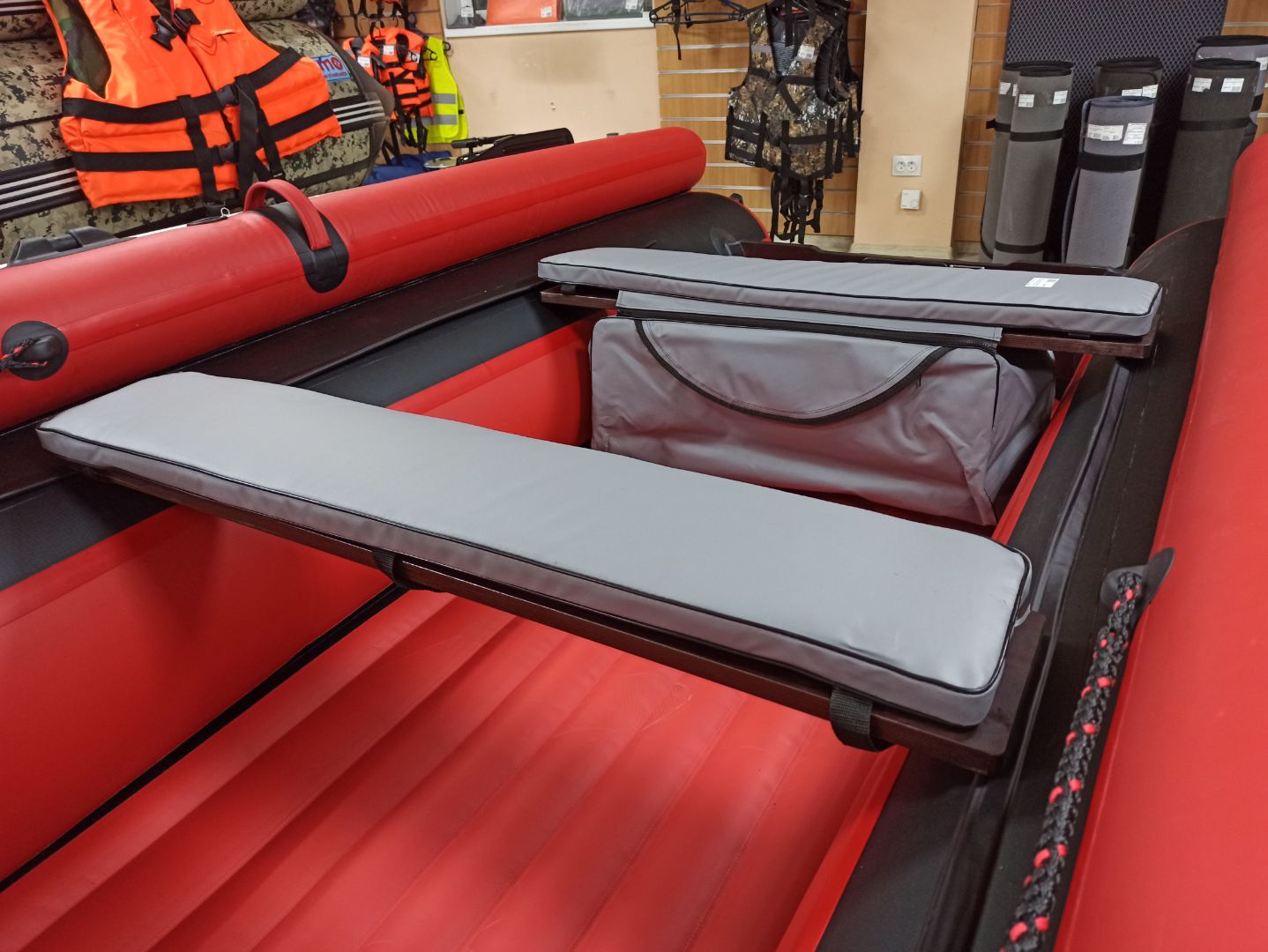 КОМПЛЕКТ МЯГКИХ НАКЛАДОК С СУМКОЙ ДЛЯ ЛОДОК 90Х20 СЕРЫЙ 