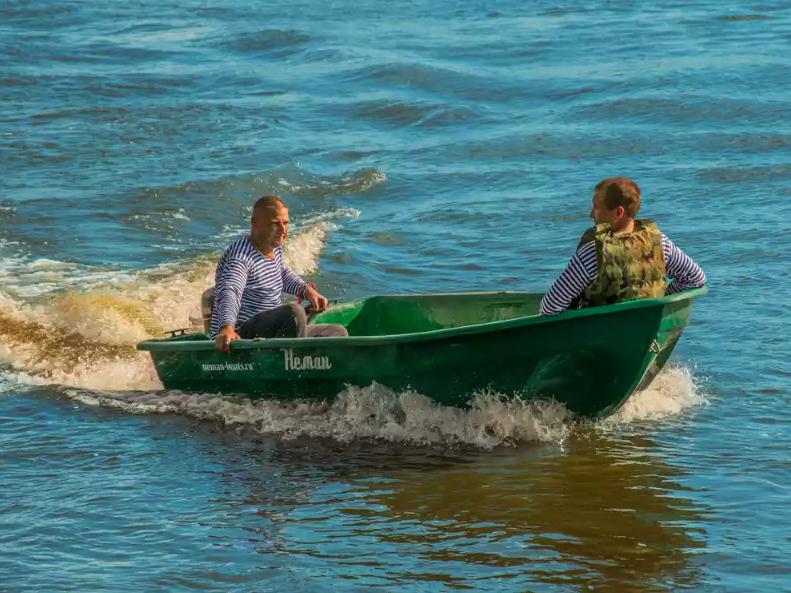 Стеклопластиковая лодка Neman-340 (тримаран) 
