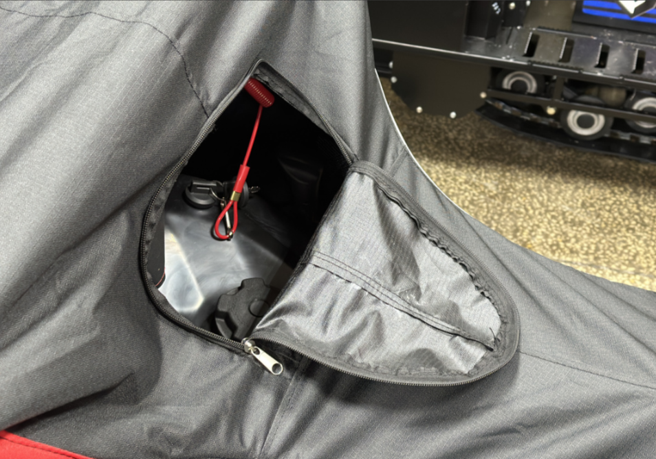 Чехол транспорт. снегохода IKUDZO HUNTER черно-красный Оксфорд ПРЕМИУМ качества с лого IKUDZO 