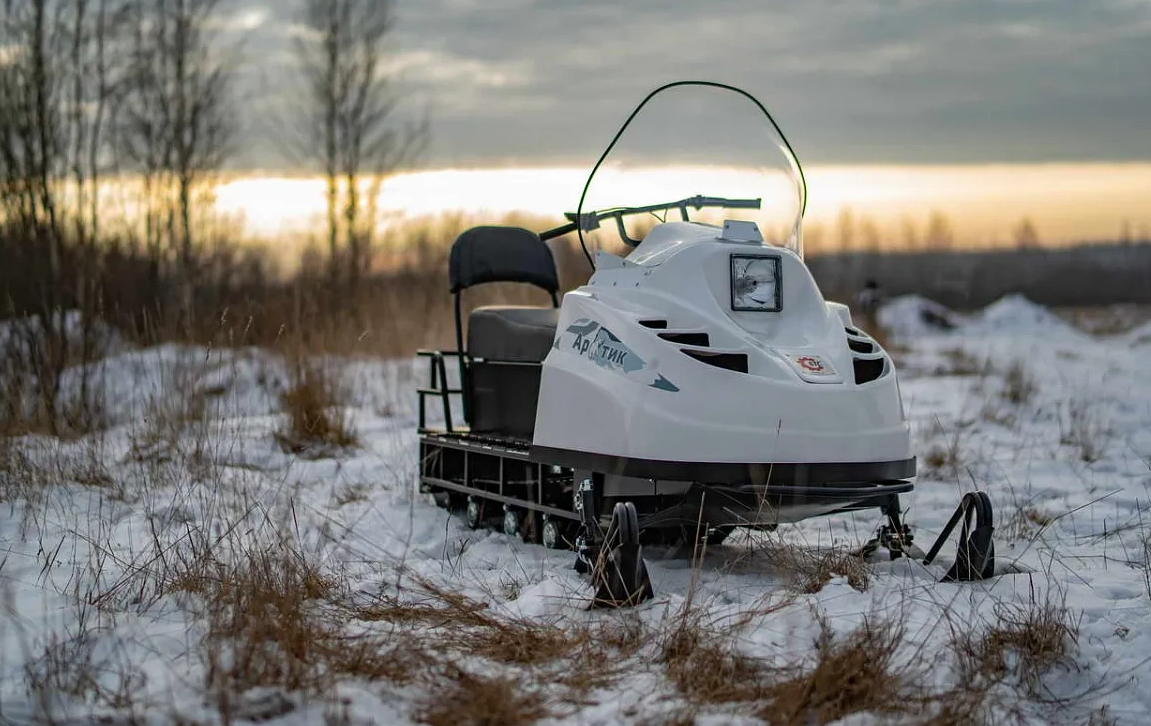 Снегоход БТС "АРКТИК 4Т" 18.5 л.с. э/зап, реверс, тормоз 