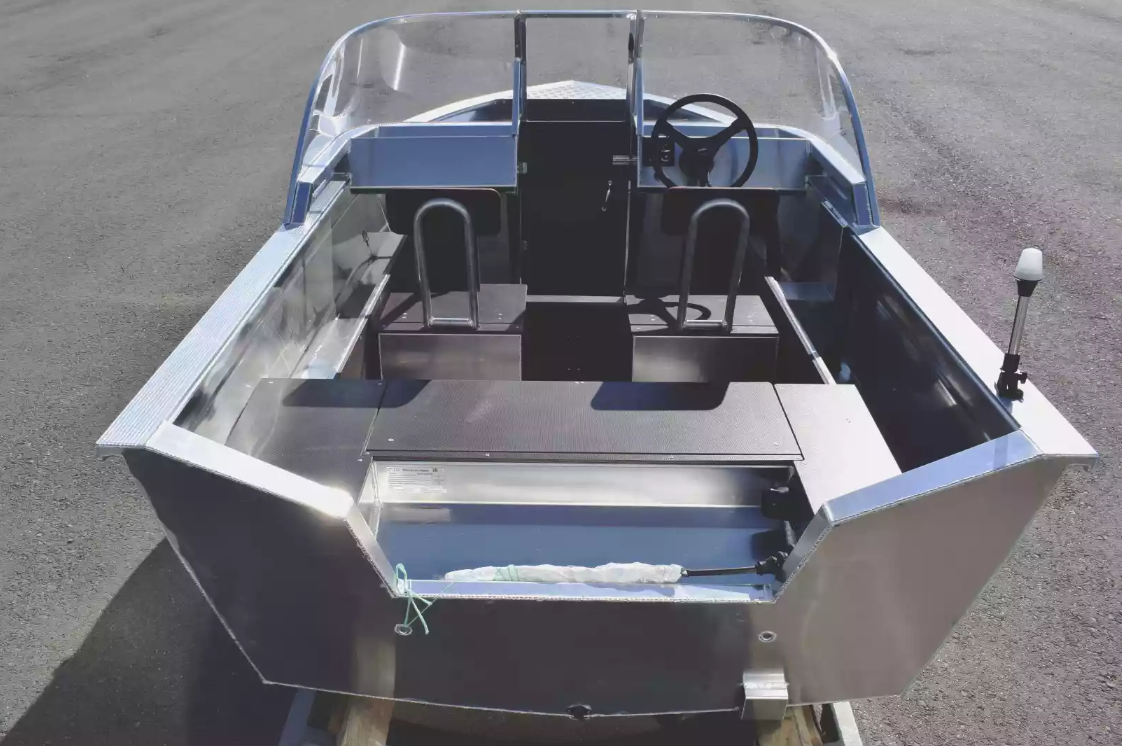 Алюминиевая лодка  Неман-400 DCM 