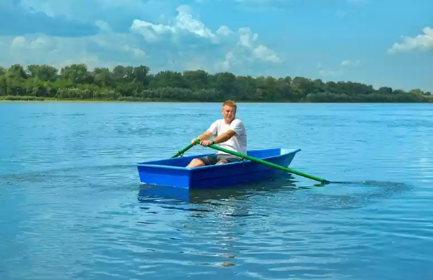 Стеклопластиковая лодка Малютка 