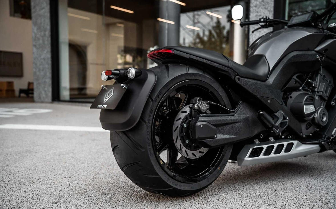 Мотоцикл Benda LFC 700 Pro 