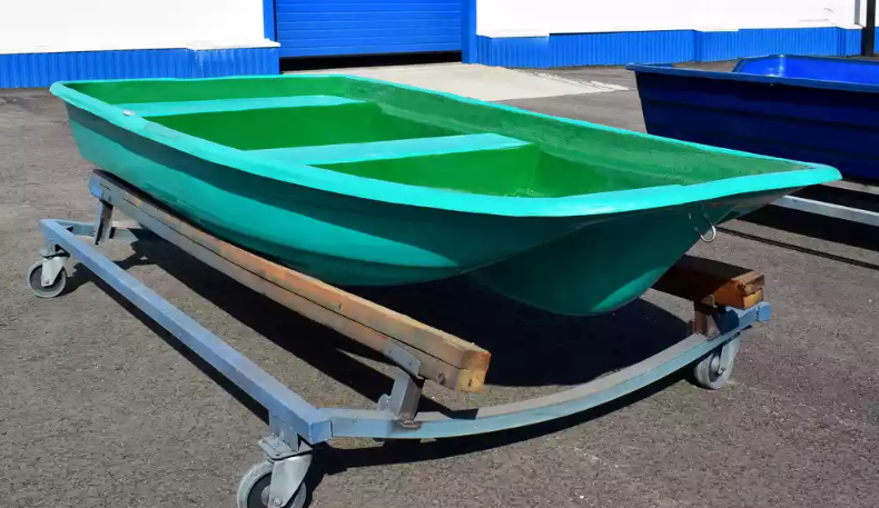 Стеклопластиковая лодка Старт (тримаран) 