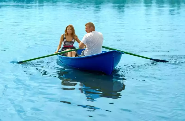 Стеклопластиковая лодка Дельфин 