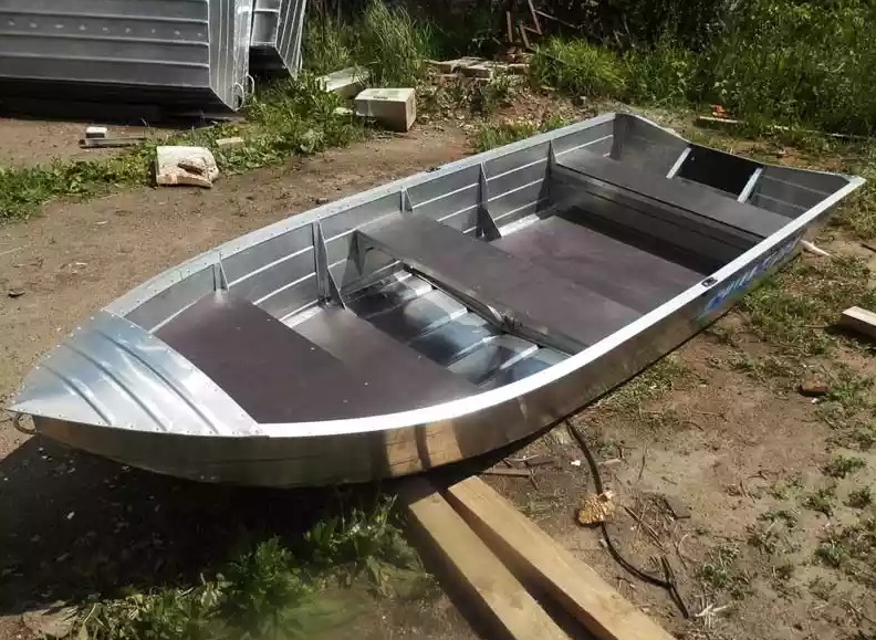 Алюминиевая лодка Вятка-Профи 37 