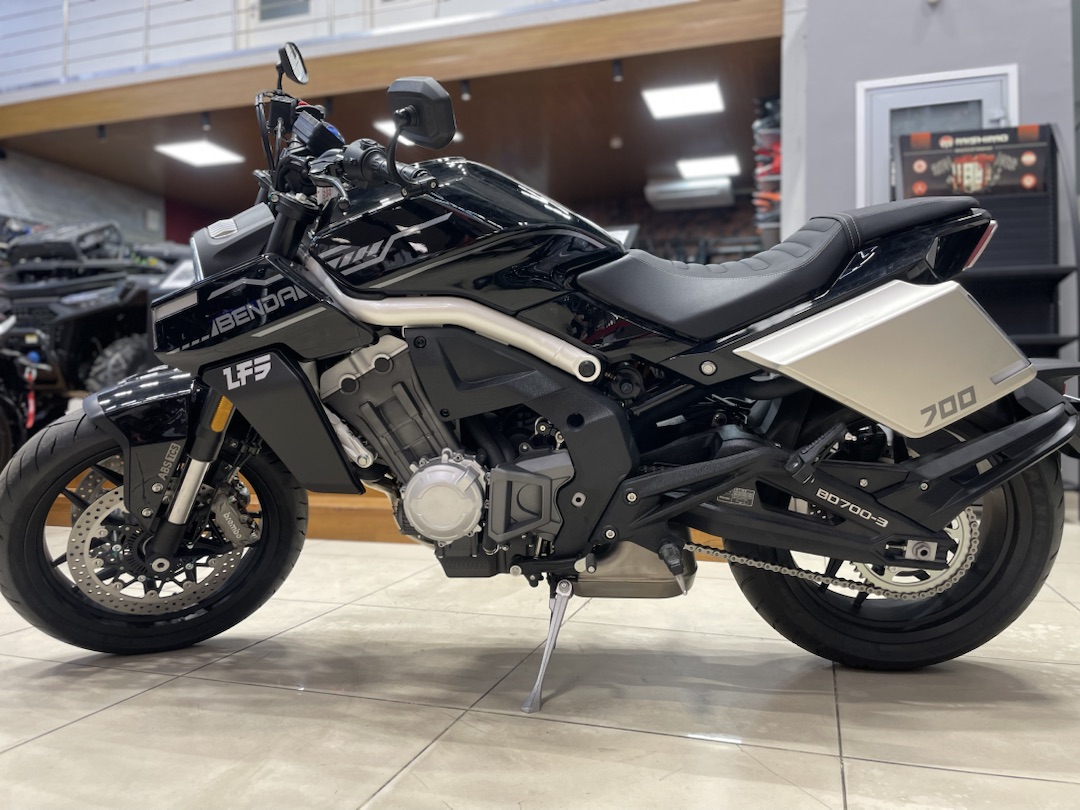 Мотоцикл Benda LFS 700 