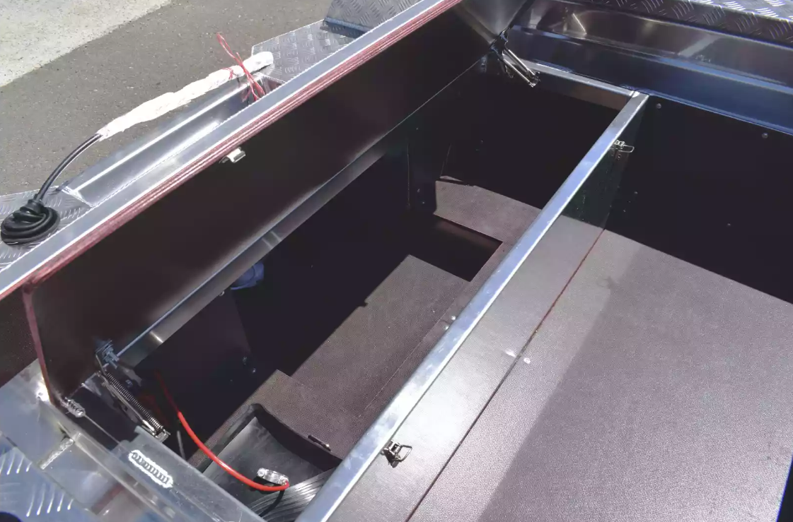 Алюминиевая лодка Wyatboat-390 DCM 