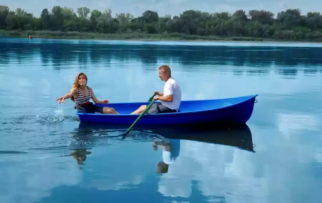 Стеклопластиковая лодка Дельфин 