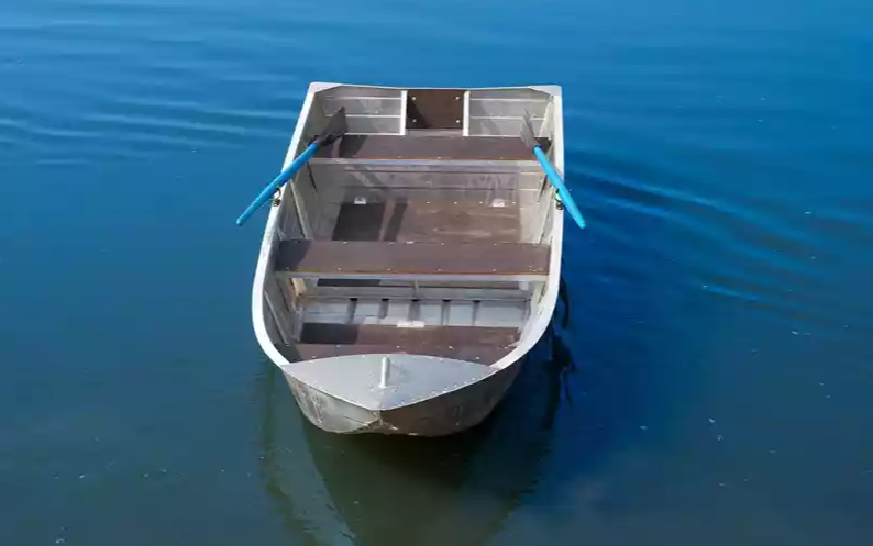 Алюминиевая лодка Вятка-Профи 37 