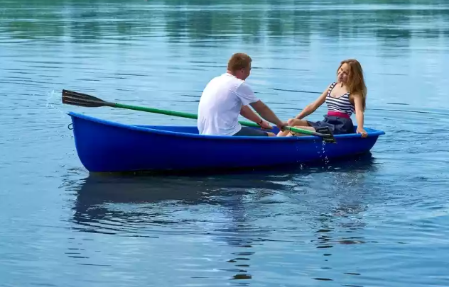 Стеклопластиковая лодка Дельфин 