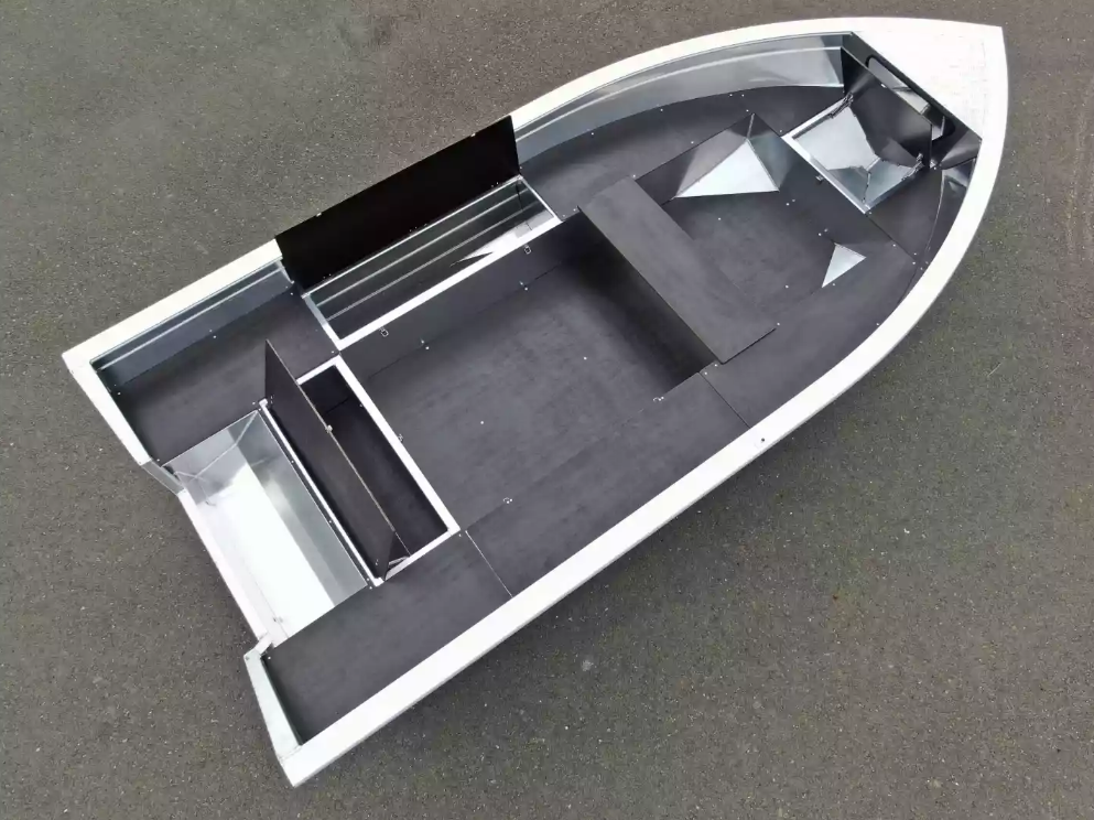 Алюминиевая лодка  Неман-420 