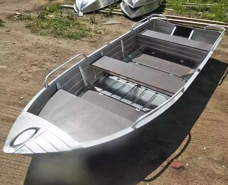 Алюминиевая лодка Вятка-Профи 37 