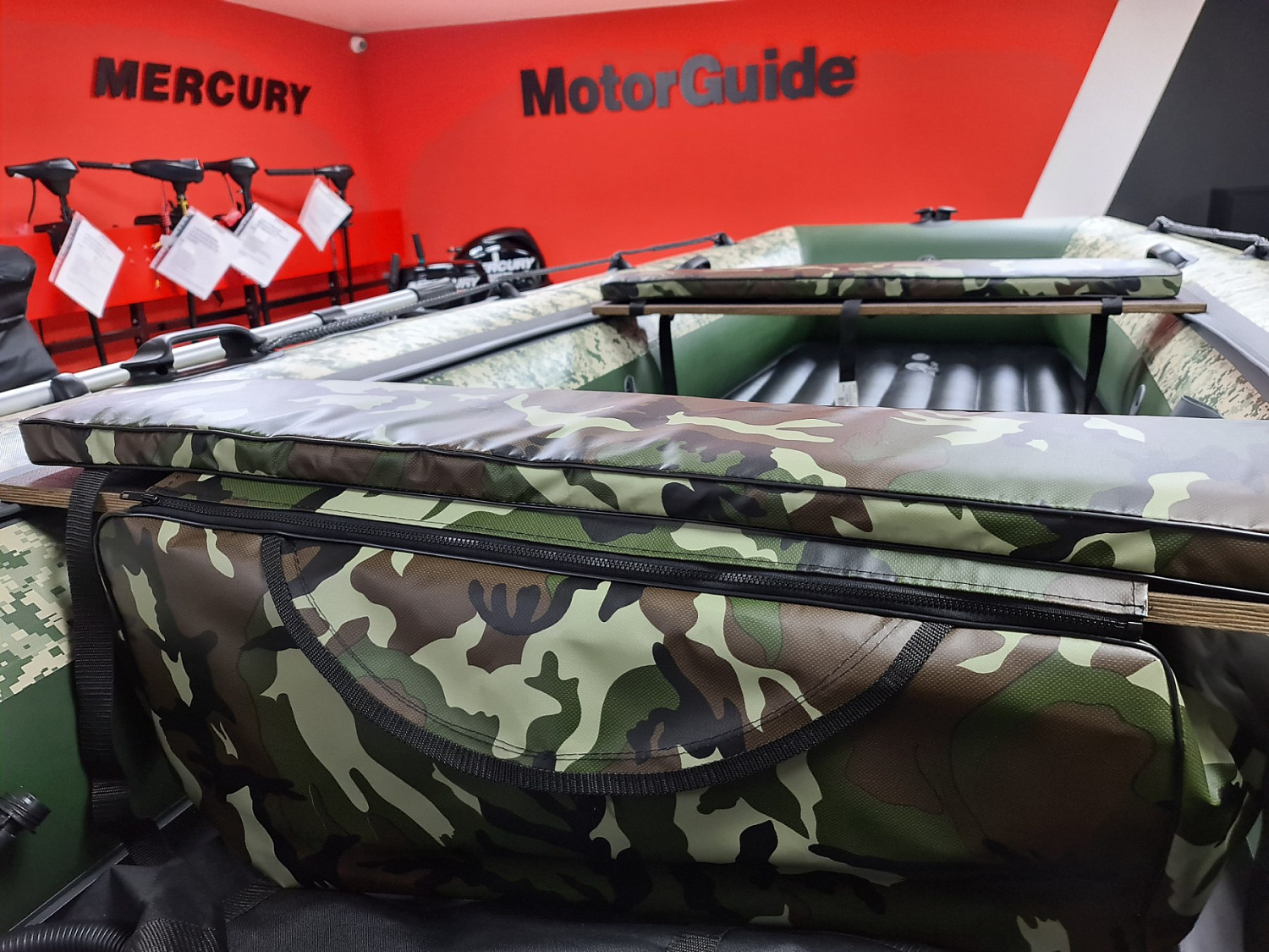 КОМПЛЕКТ МЯГКИХ НАКЛАДОК С СУМКОЙ ДЛЯ ЛОДОК 105Х20 КАМУФЛЯЖ 