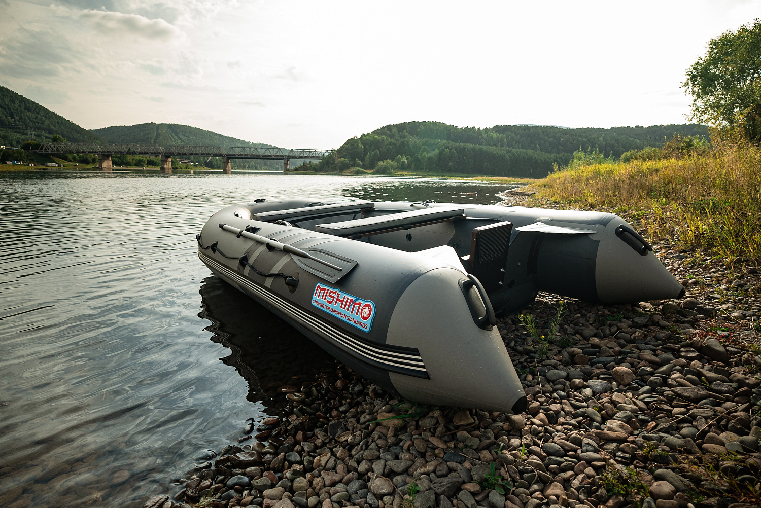 Лодка MISHIMO RIVER JET 390 под водомет 
