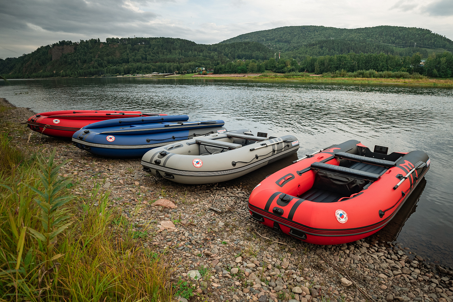 Лодка MISHIMO RIVER FJET PRO 430  под водомет 