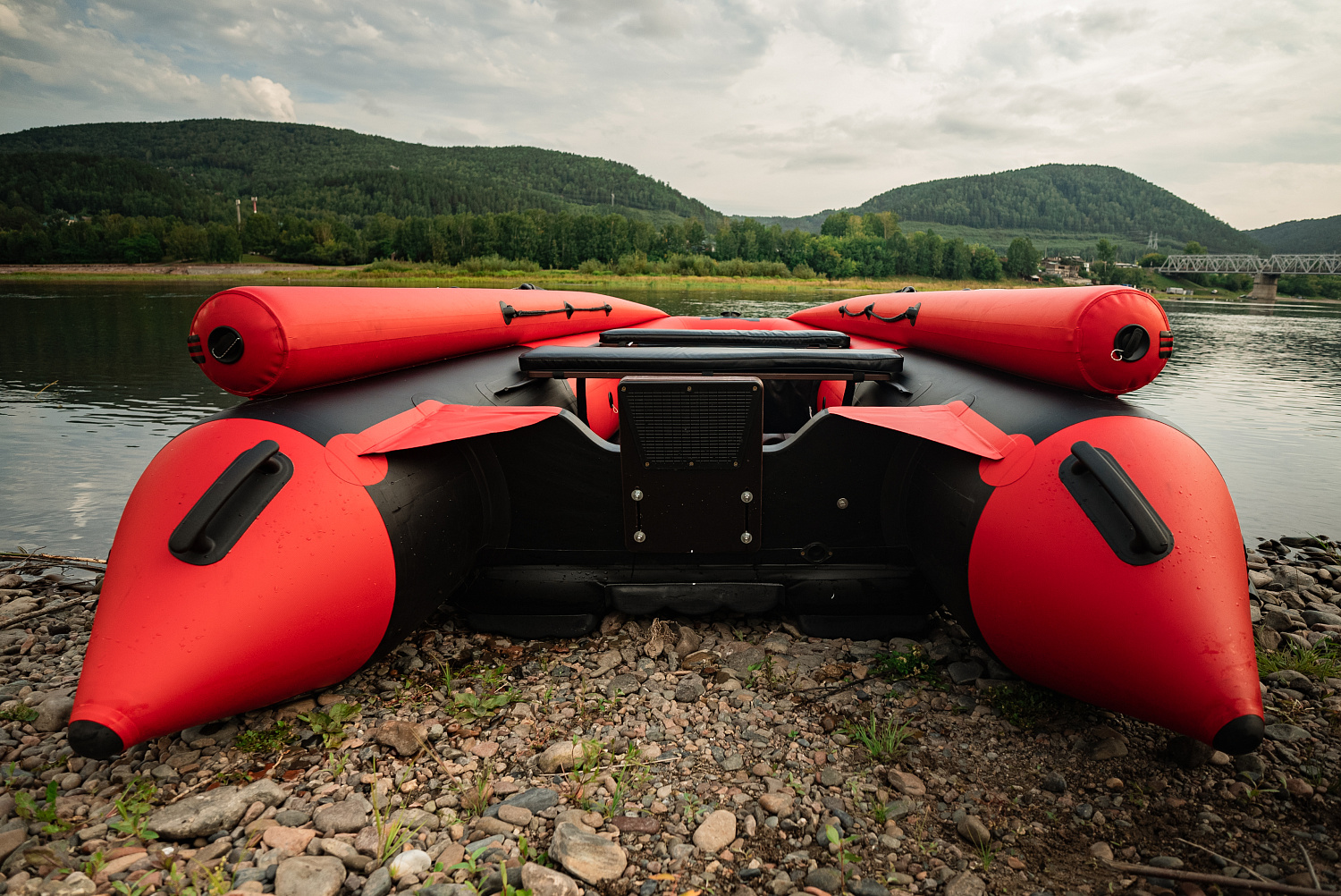 Лодка MISHIMO RIVER FJET PRO 430  под водомет 