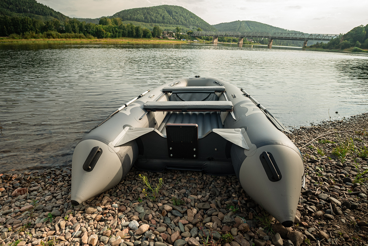 Лодка MISHIMO RIVER JET 390 под водомет 