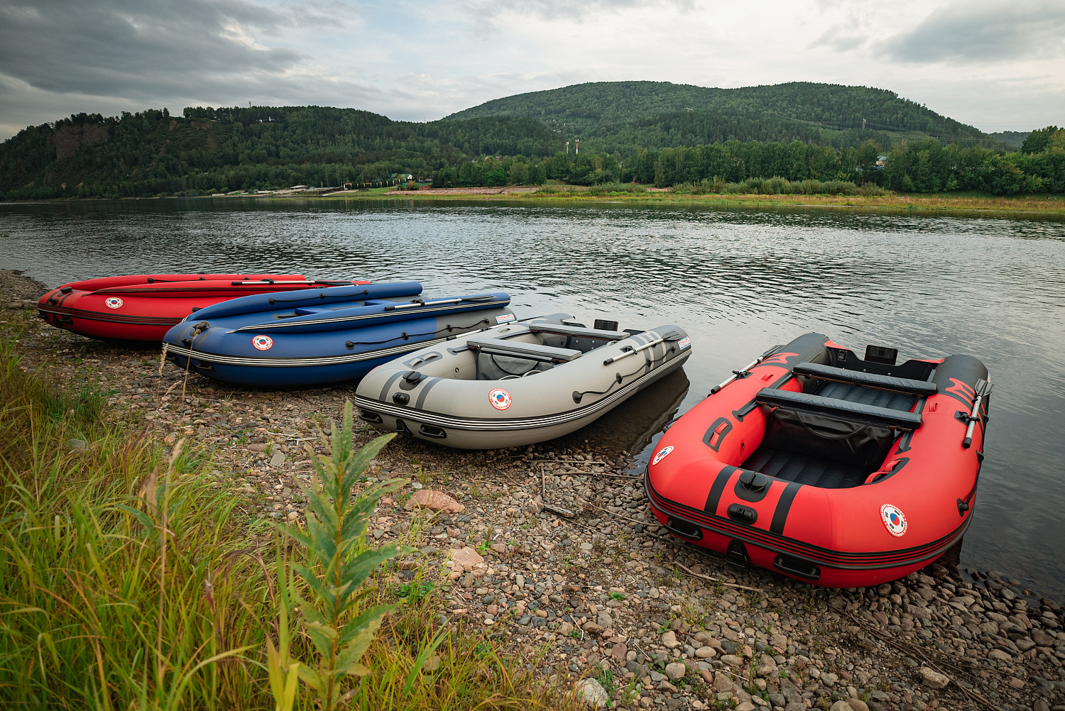 Лодка MISHIMO RIVER FJET PRO 430  под водомет 